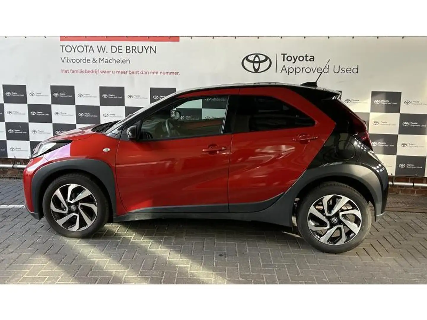Toyota Aygo X pulse Oranje - 2