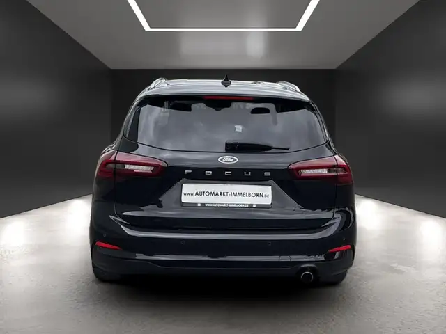 Ford Focus view 9