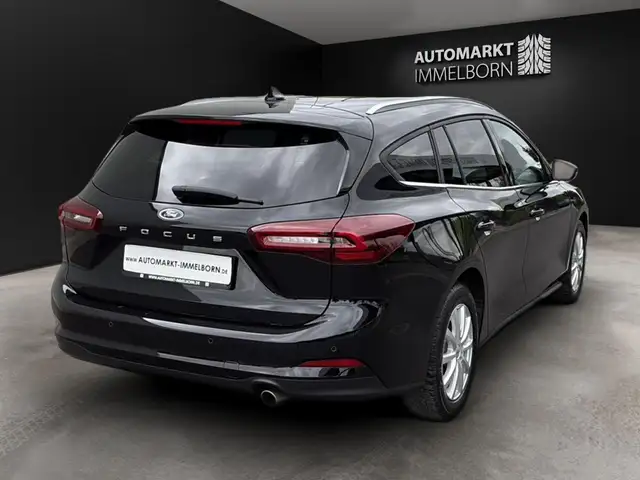 Ford Focus view 11