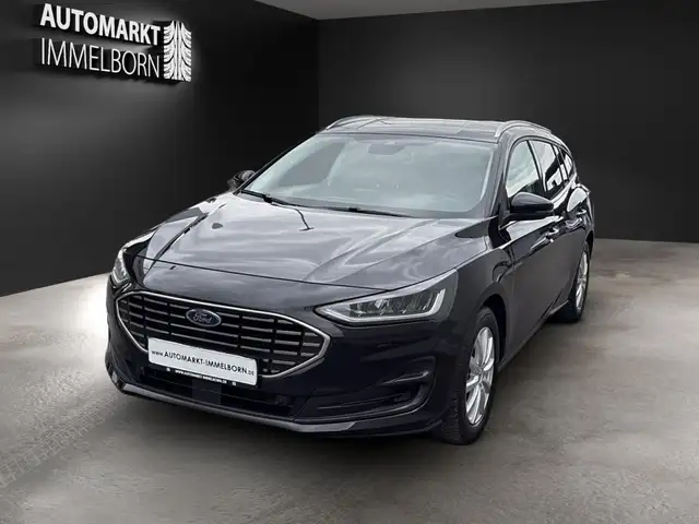 Ford Focus view 3