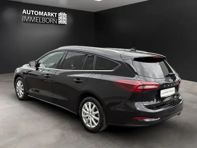 Ford Focus view 5