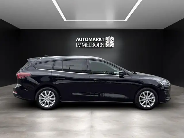 Ford Focus view 7