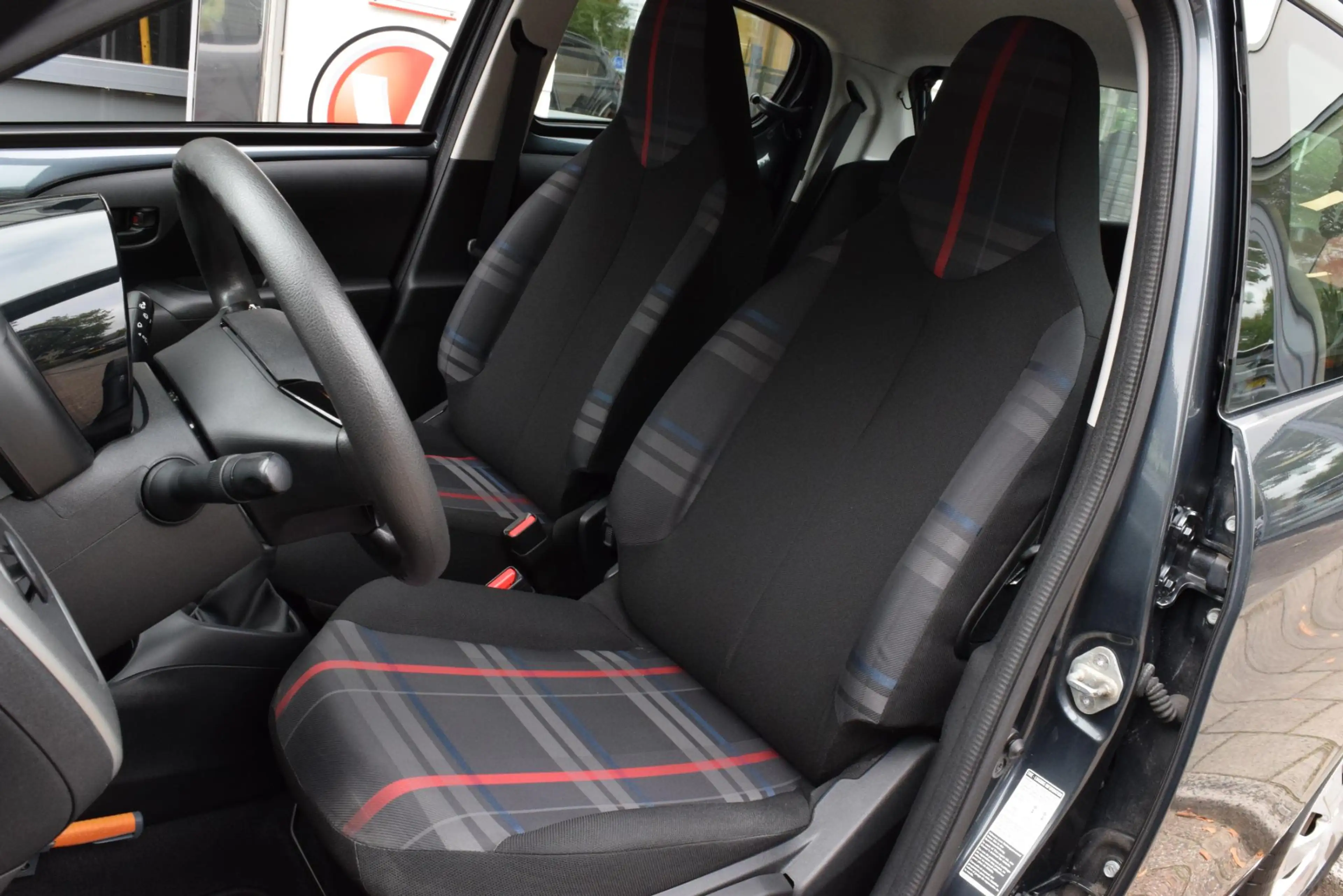 Peugeot 108 1.0 e-VTi Active — photo 13