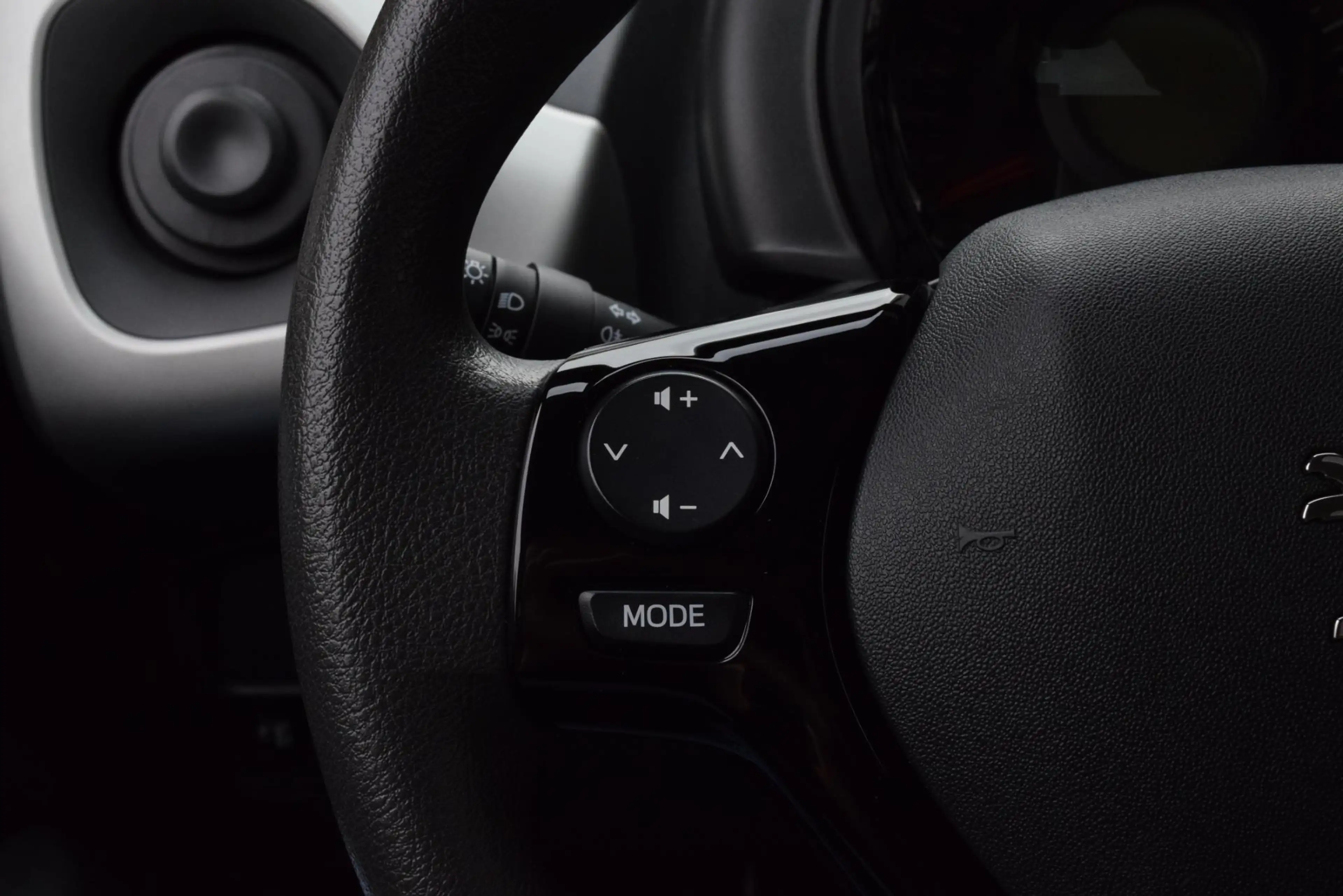 Peugeot 108 1.0 e-VTi Active — photo 18