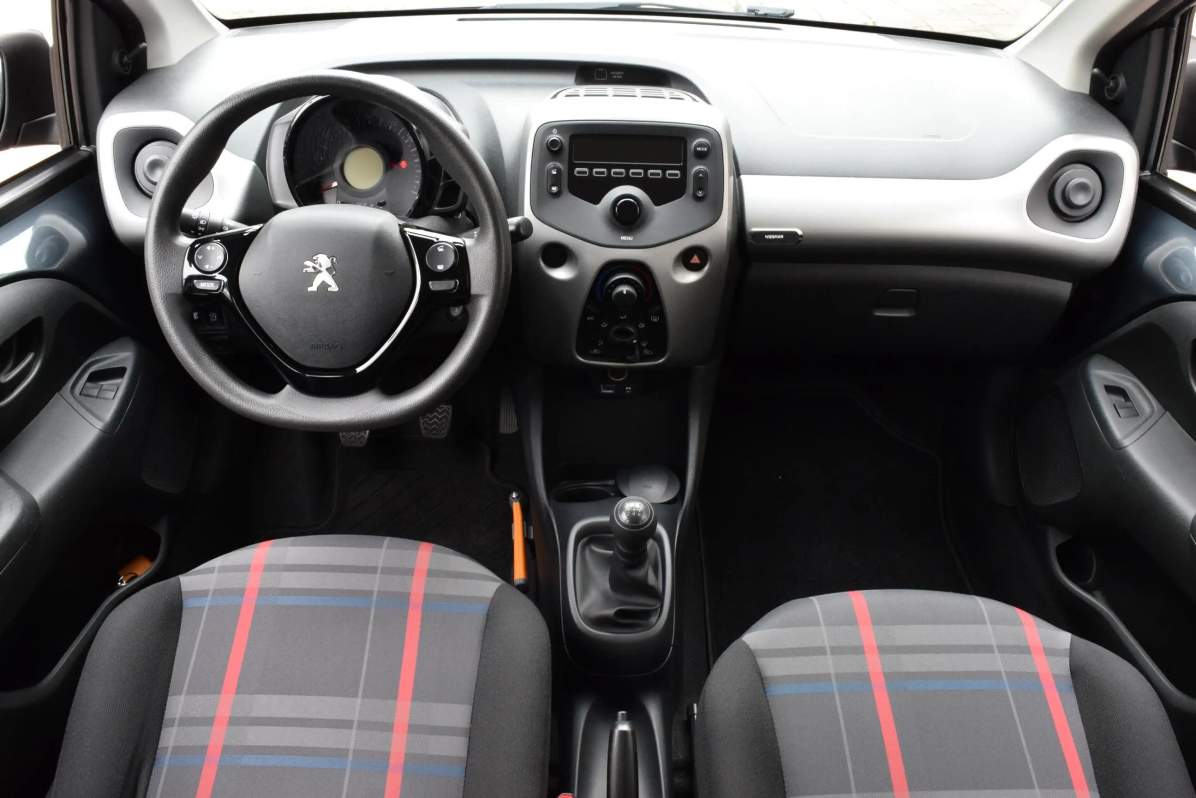 Peugeot 108 1.0 e-VTi Active — photo 11