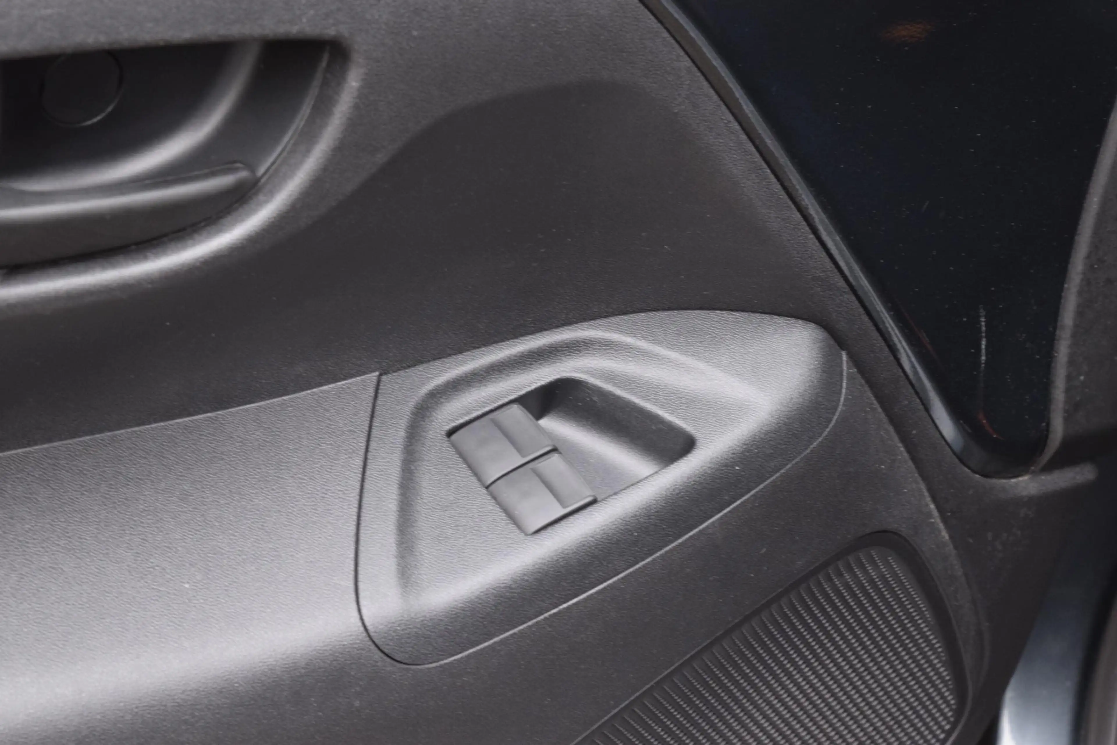 Peugeot 108 1.0 e-VTi Active — photo 24