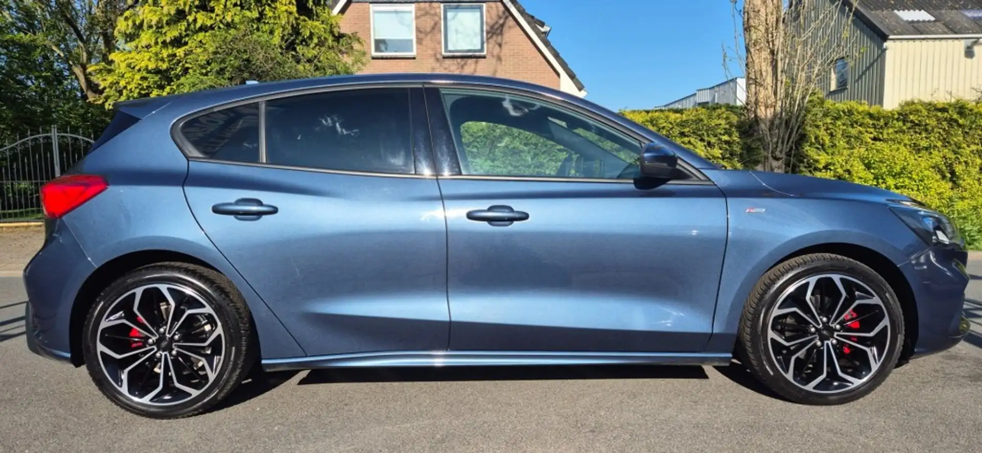 Ford Focus 1.0 EcoBoost Titanium X business automaat ST line Blau - 1