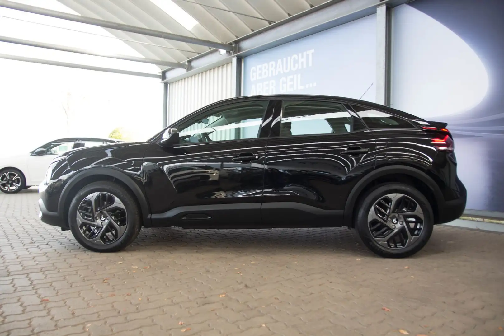 Citroen C4 1.2 Pure Tech 130 Feel KAMERA/NAVI/SHZG Noir - 2