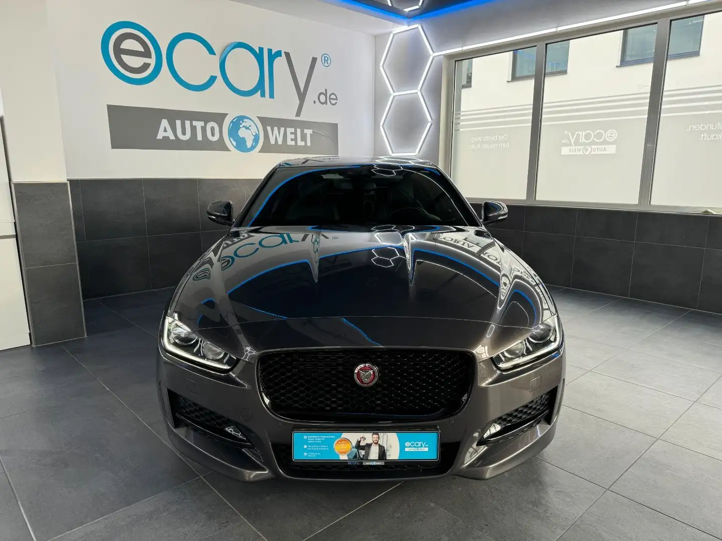 Jaguar XE R-Sport*Navi*Key-Less GO*LM*KLIMA*LEDER*LED* Grijs - 1