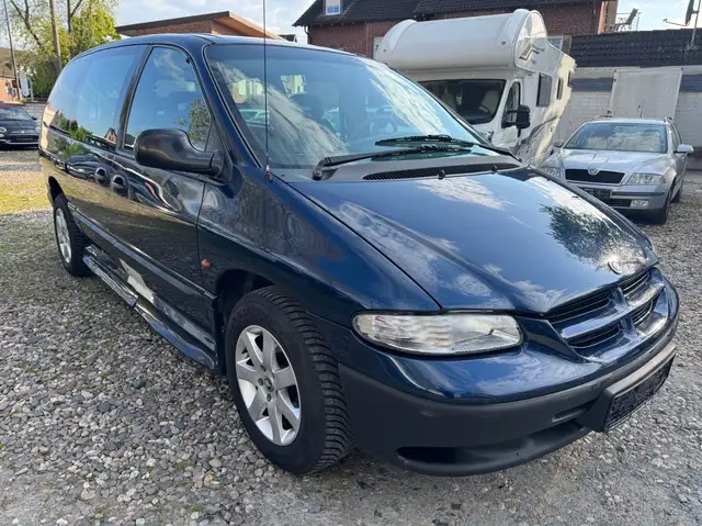 Chrysler Voyager 2.4 LE Behinderten Umbau Rampe Tüv Neu
