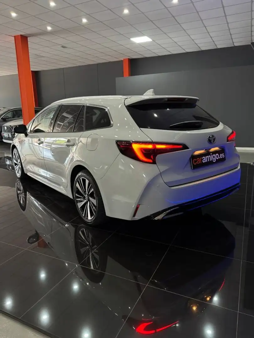 Toyota Corolla Touring Sports 140H Active Plus Gris - 2