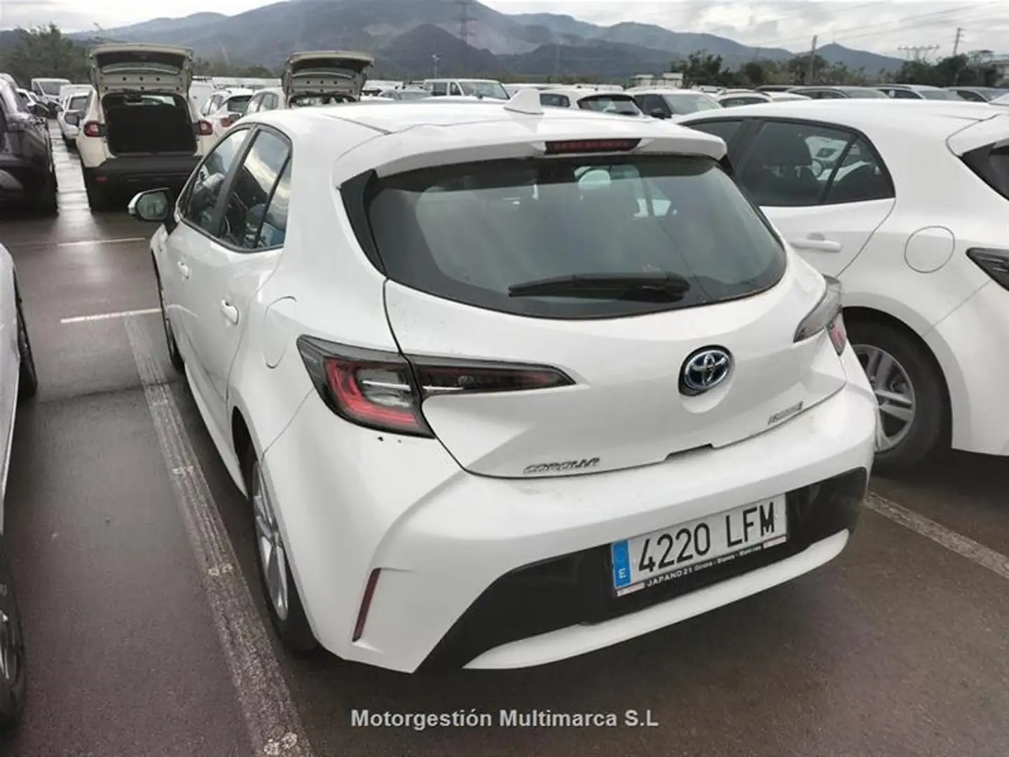 Toyota Corolla 1.8 125H ACTIVE E-CVT - 2