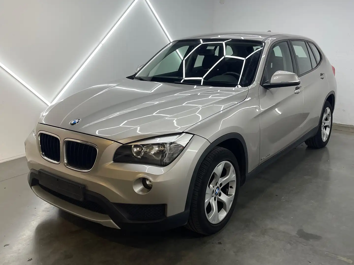 BMW X1 X1 sDrive20i Gris - 1