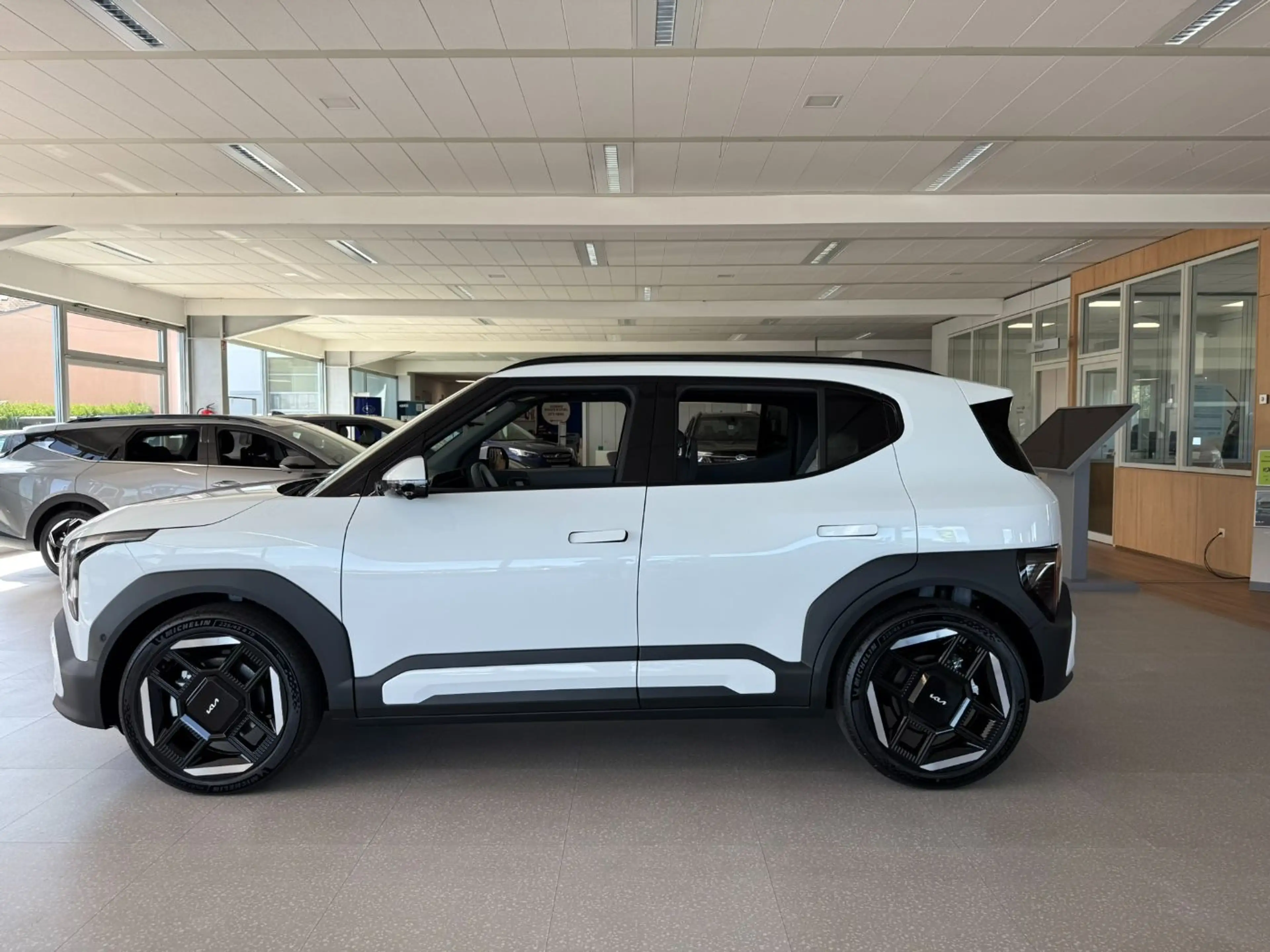 Kia EV2 GT-Line Harman/Kardon, 22kW On-Board Charger — photo 5