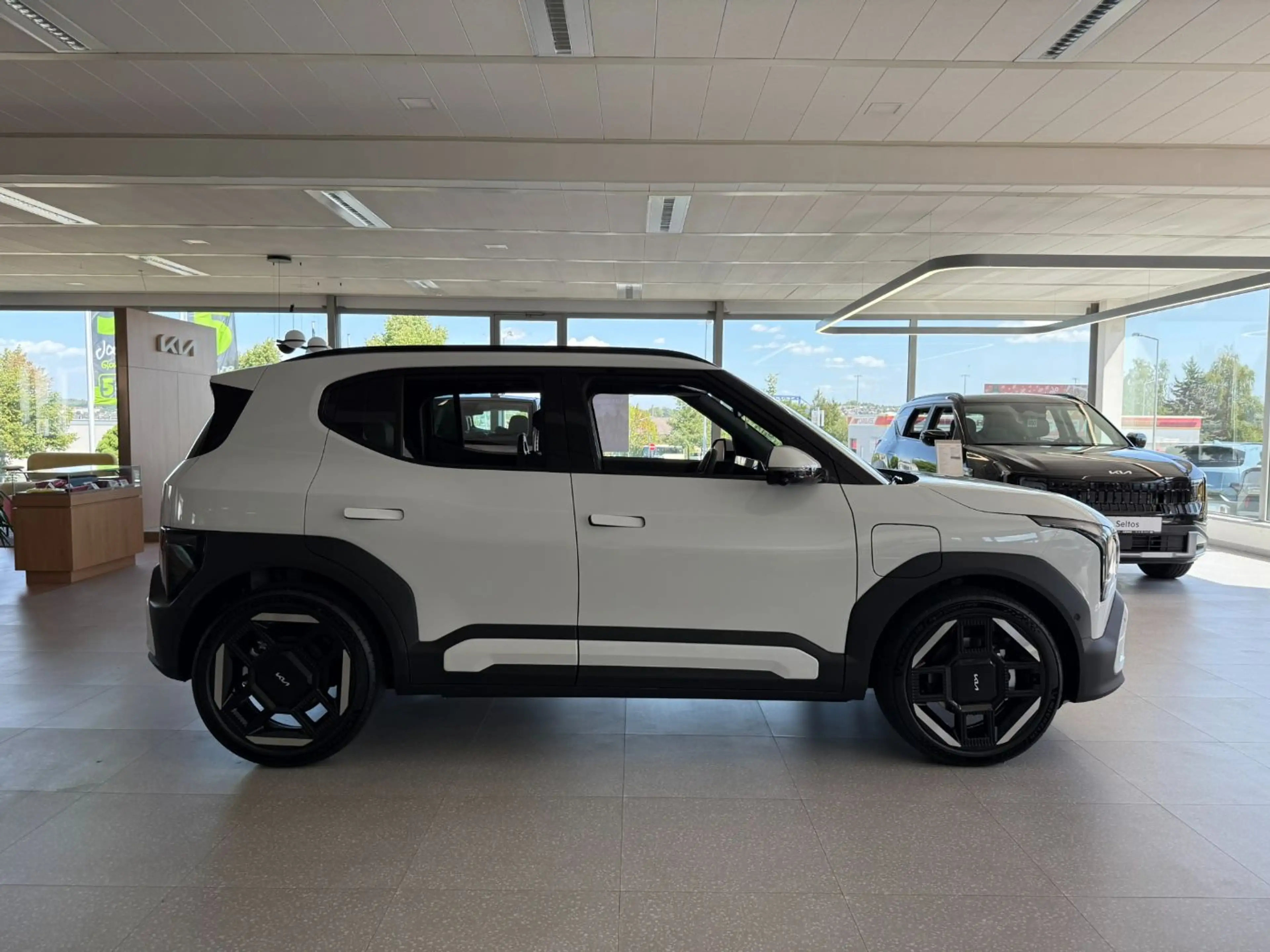Kia EV2 GT-Line Harman/Kardon, 22kW On-Board Charger — photo 4