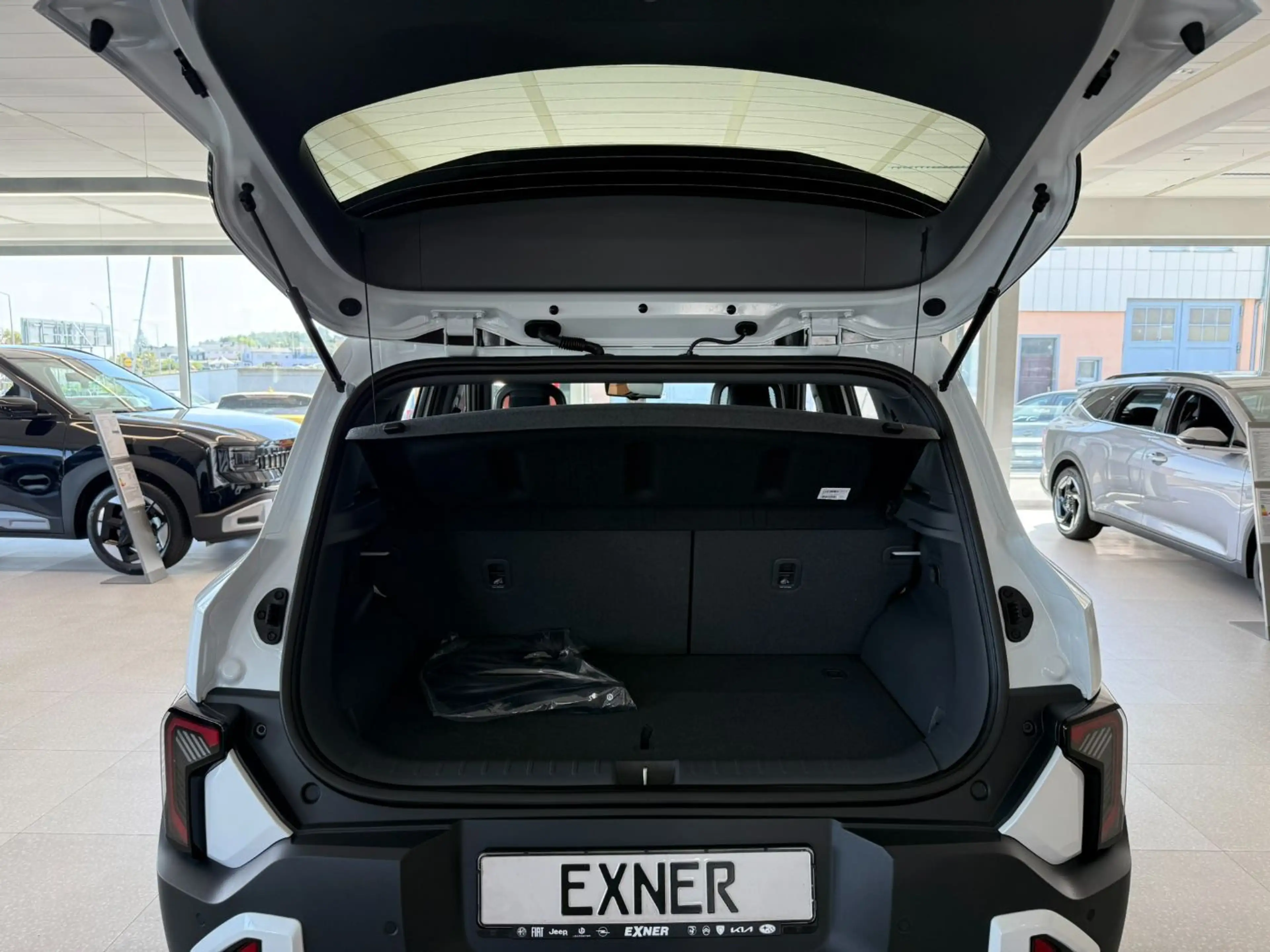 Kia EV2 GT-Line Harman/Kardon, 22kW On-Board Charger — photo 8