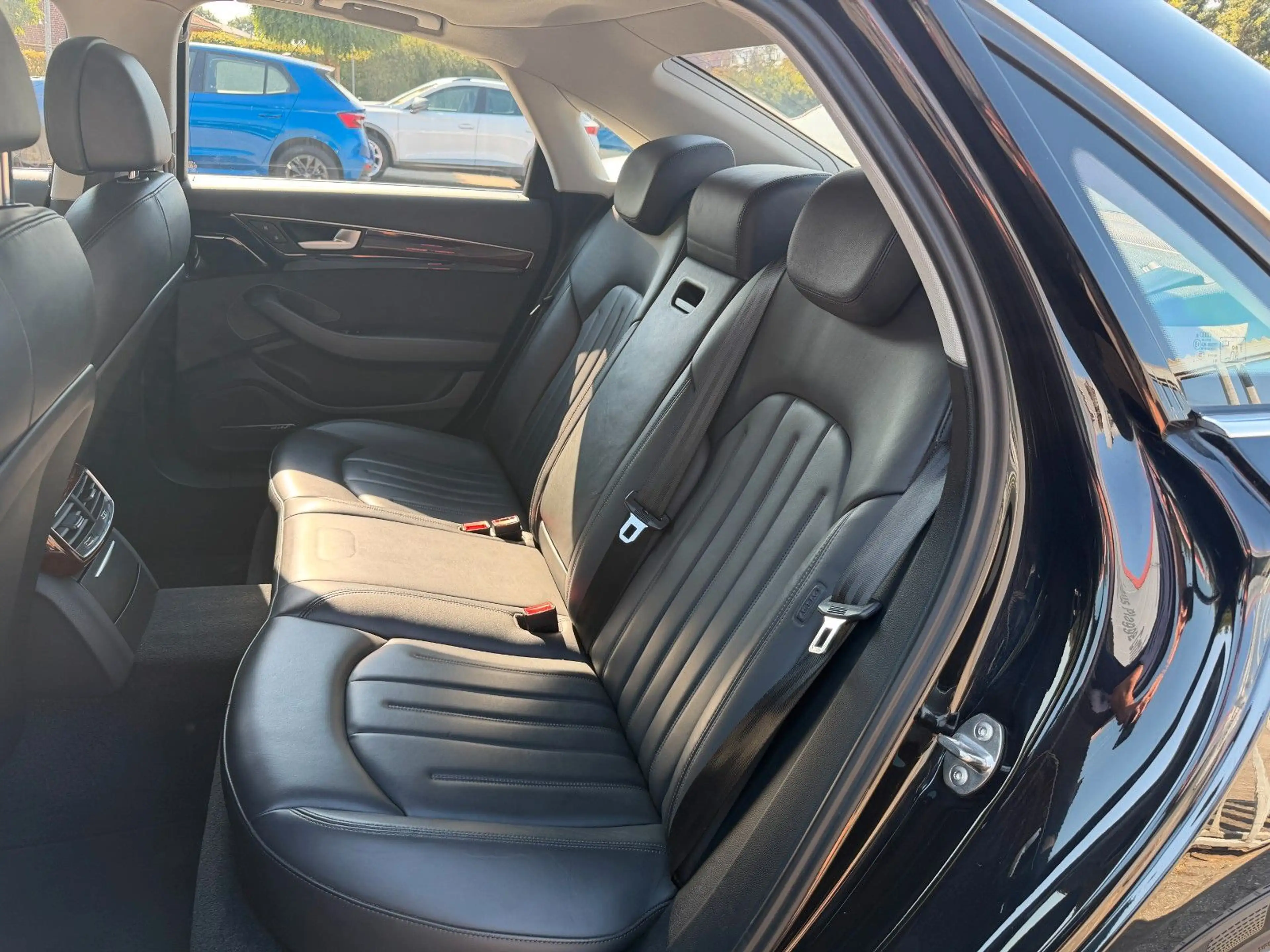 Audi A8 3.0 TDI quattro — photo 14