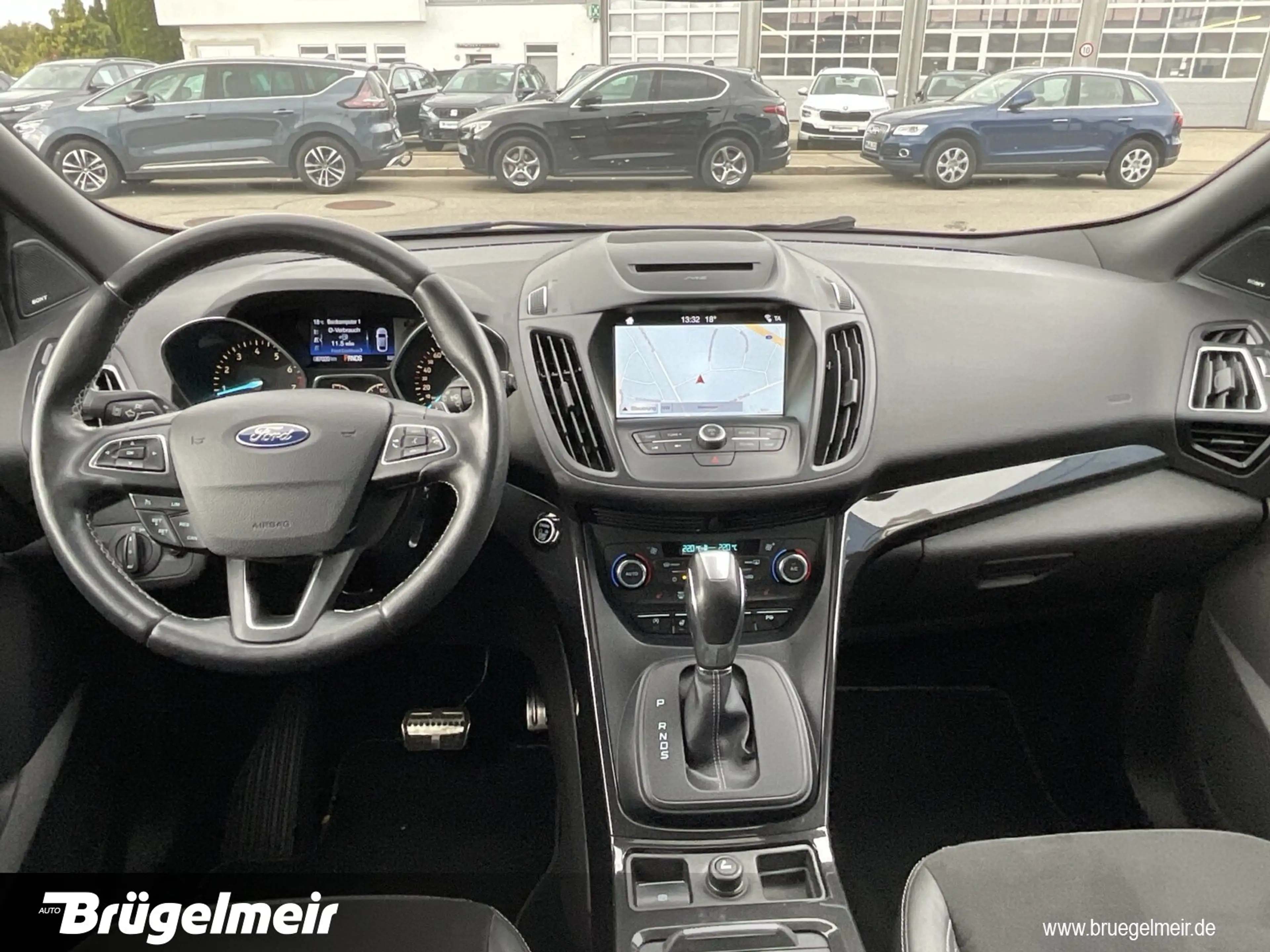Ford Kuga 1.5 Autom. ST-Line 4x4+AHK+NAV+PANO+KAM+18"  BC/Dachrel./eFH./NSW/Schadstoffarm nach Abgasnorm Euro 6 — photo 6