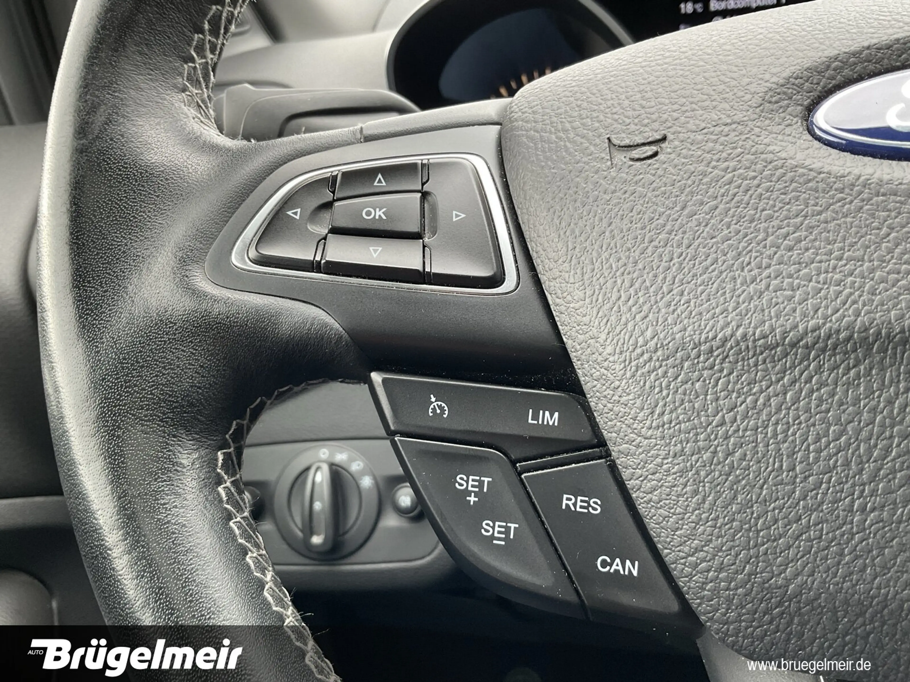Ford Kuga 1.5 Autom. ST-Line 4x4+AHK+NAV+PANO+KAM+18"  BC/Dachrel./eFH./NSW/Schadstoffarm nach Abgasnorm Euro 6 — photo 17