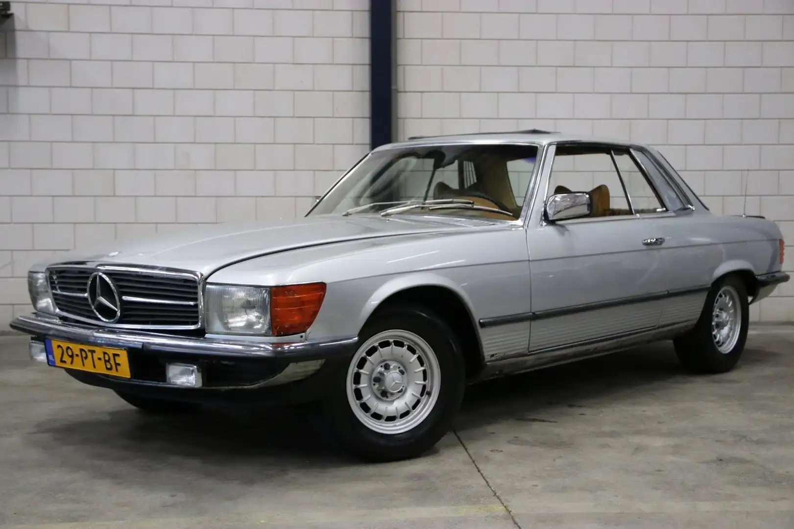 Mercedes-Benz SL 350 SLC coupé RESTAURATIEOBJECT HANDGESCHAKELD Grijs - 1