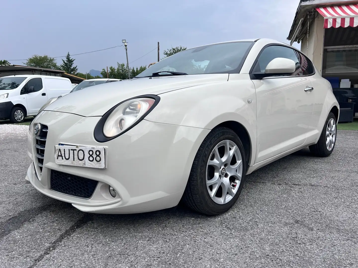 Alfa Romeo MiTo MiTo 2008 1.4 Бежевий - 1