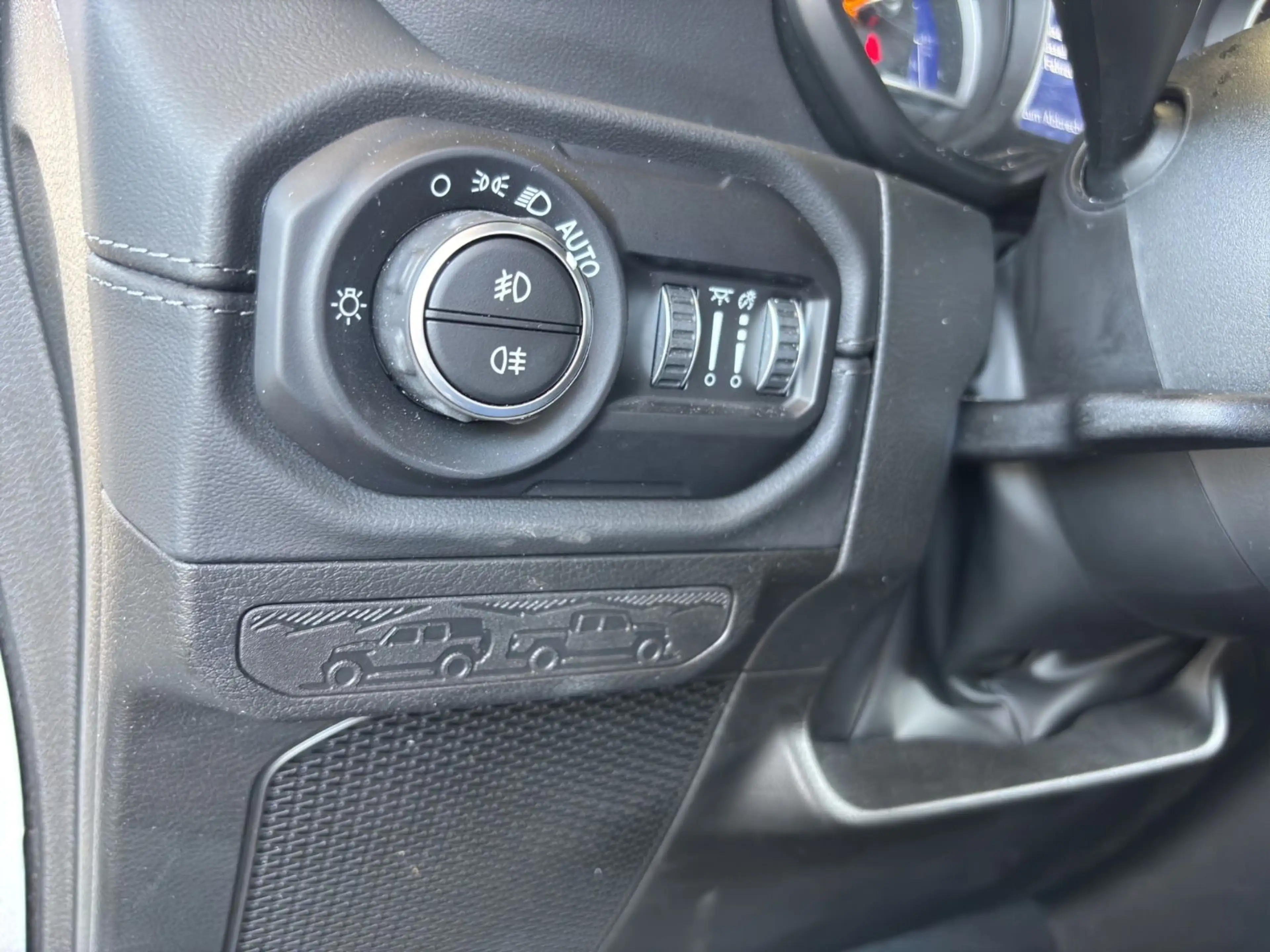 Jeep Wrangler Unlimited Sahara ICE 2.0i Sky One-Touch — photo 15
