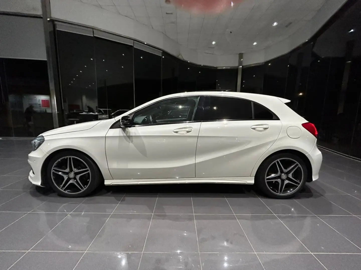 Mercedes-Benz A 220 220CDI BE AMG Line 4M 7G-DCT White - 2