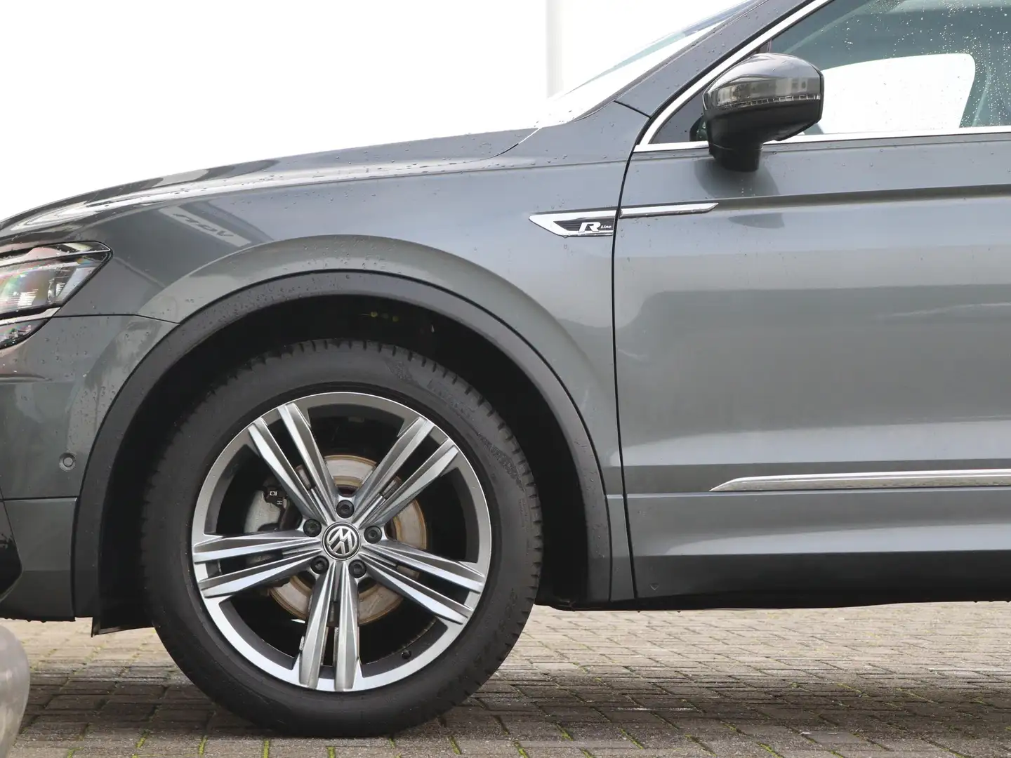 Volkswagen Tiguan 1.4 TSI 150 pk DSG ACT Highline Business R | Panor Gris - 2