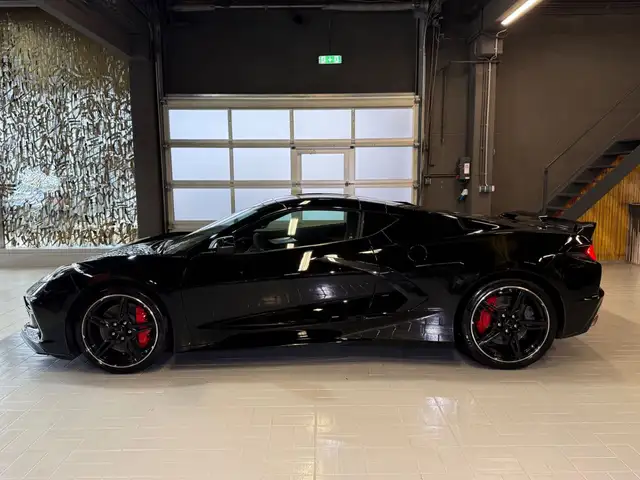 Corvette C8 view 4