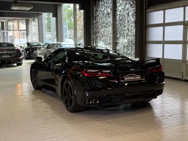 Corvette C8 view 5
