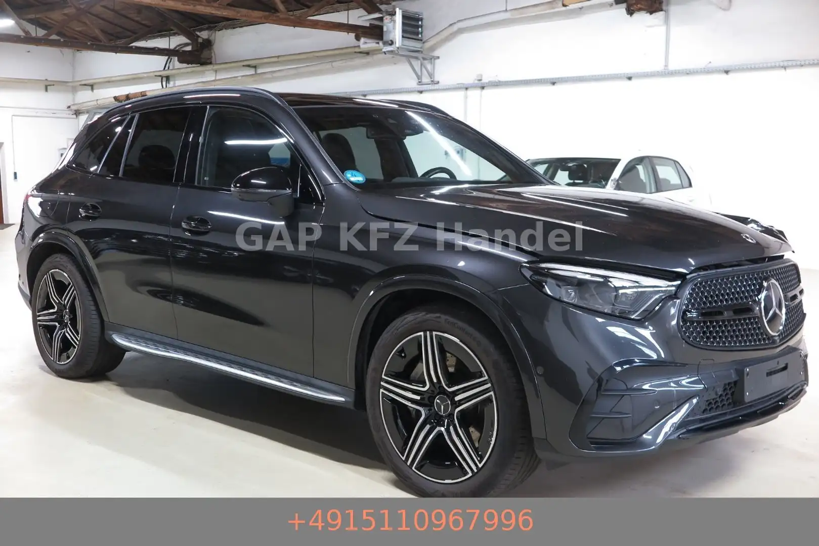 Mercedes-Benz GLC 300 d 4M AMG Night Luft Pano HUD Burm Schwarz - 1