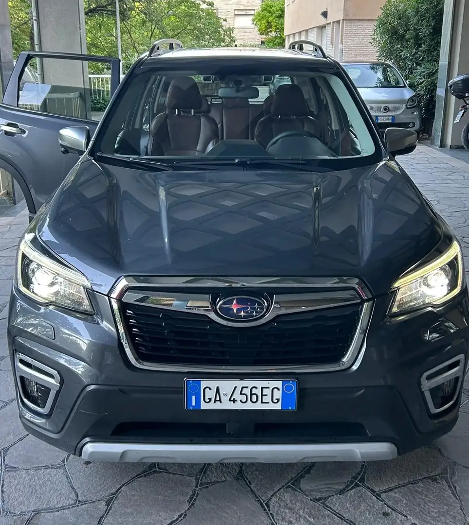 Subaru Forester 2.0i e-Boxer Premium Lineartronic Grigio - 2
