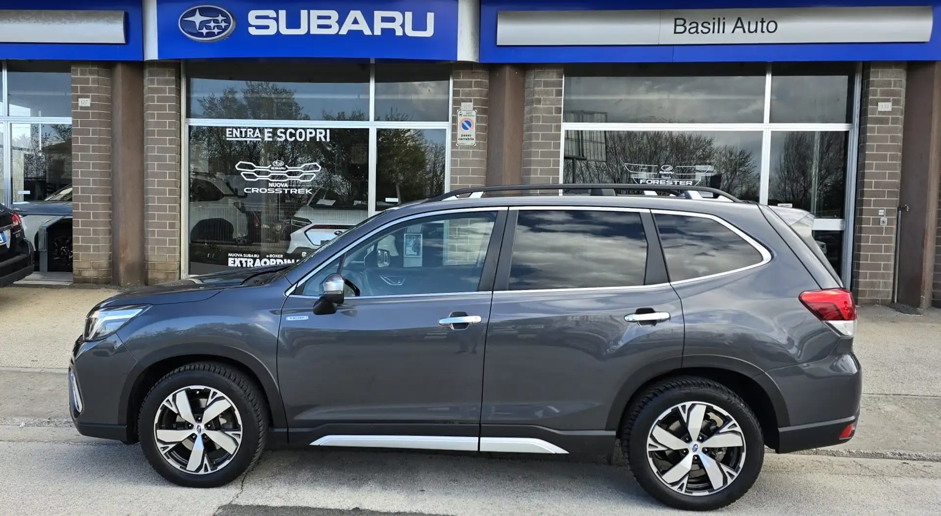 Subaru Forester 2.0i e-Boxer Premium Lineartronic Grigio - 1