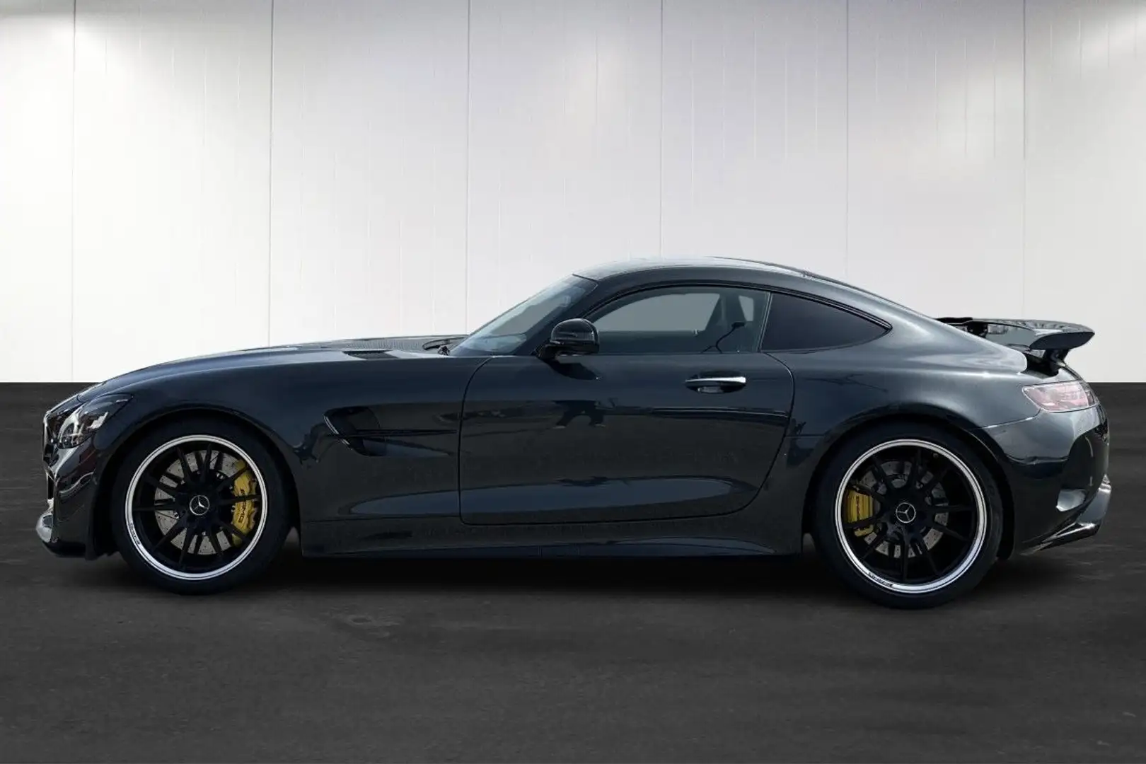 Mercedes-Benz AMG GT R Coupe*ACC*Burmester*KEYLESS*Carbon* Black - 2