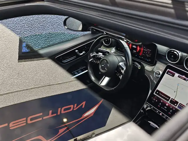 Mercedes-Benz C-Class view 12