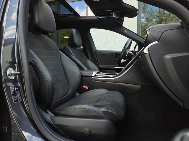 Mercedes-Benz C-Class view 15