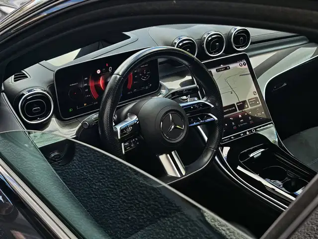 Mercedes-Benz C-Class view 11