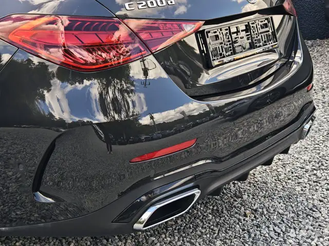 Mercedes-Benz C-Class view 14
