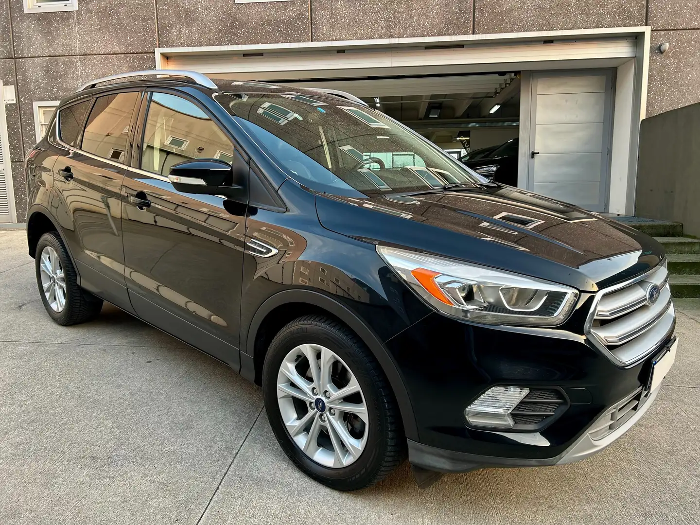 Ford Kuga Kuga II 2017 1.5 tdci Titanium Plus Noir - 1