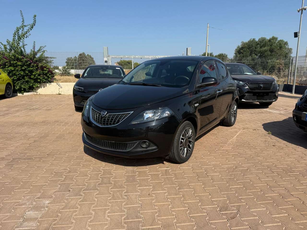 Lancia Ypsilon Ypsilon 1.0 firefly hybrid Gold s