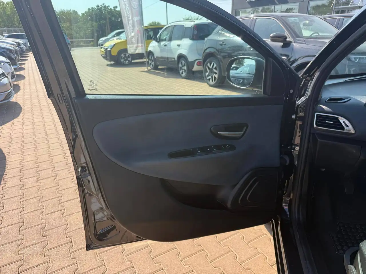 Lancia Ypsilon 2021 — фото 7