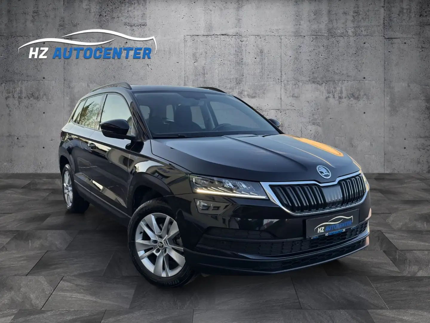 Skoda Karoq Ambition 2.0 TDI DSG*LED*NAVI*APPLE*KAMERA Schwarz - 1