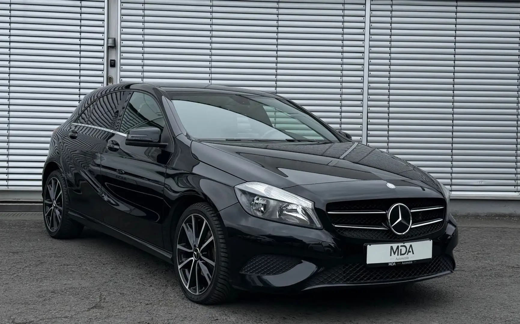 Mercedes-Benz A 180 BlueEfficiency AUTOMATIK/ACC/NIGHT/2.HD/18 Schwarz - 1