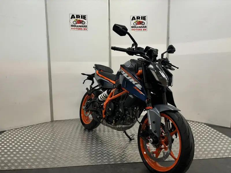 KTM 390 Duke - foto 3