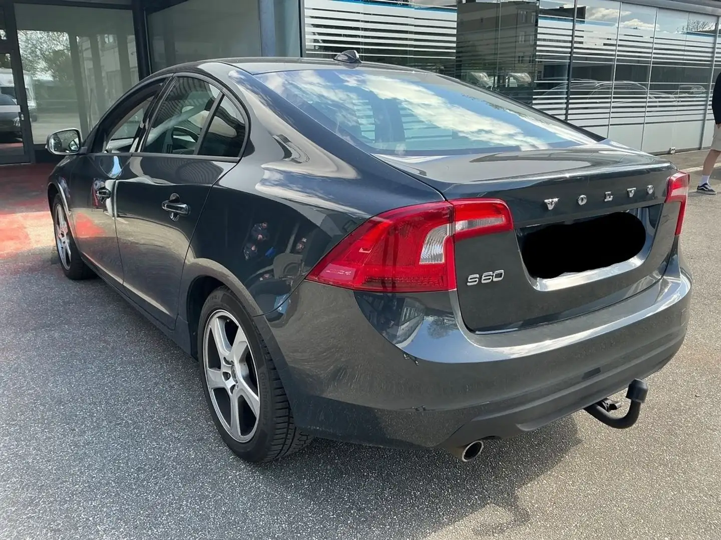 Volvo S60 2.4 D5 Kinetic Lim.|1.Hand|AHK|DSTC|Xenon Gris - 2