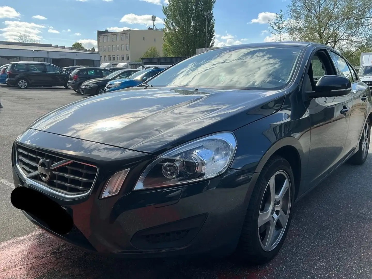 Volvo S60 2.4 D5 Kinetic Lim.|1.Hand|AHK|DSTC|Xenon Gris - 1