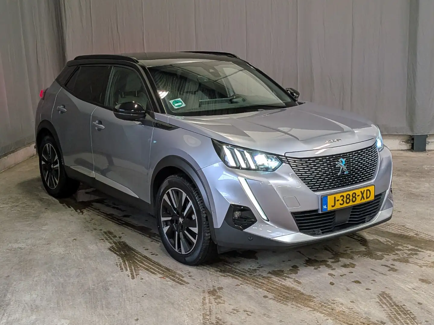 Peugeot e-2008 EV GT 50 kWh 3 Fase | Schuif-/Kanteldak | Stoelver Grau - 2