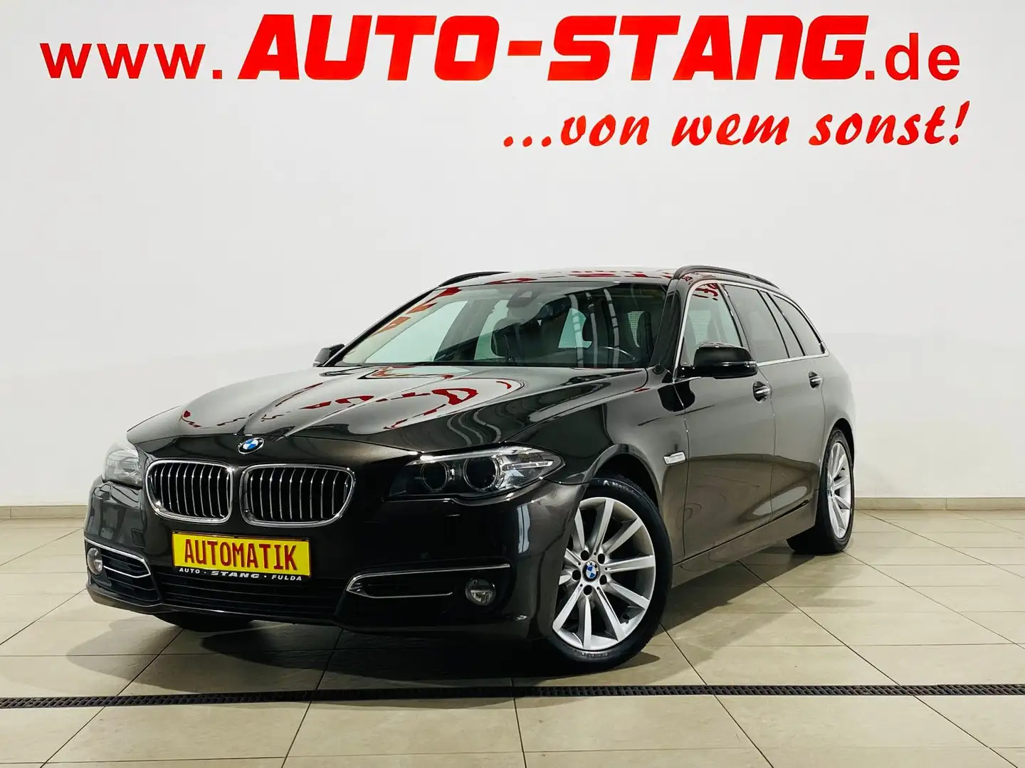 BMW 520 d Touring xDrive*LEDER+NAVI+AHK+SCHIEBEDACH* Braun - 1