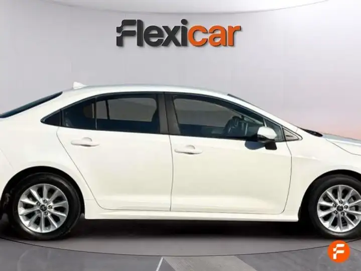 Toyota Auris 2022, foto 9
