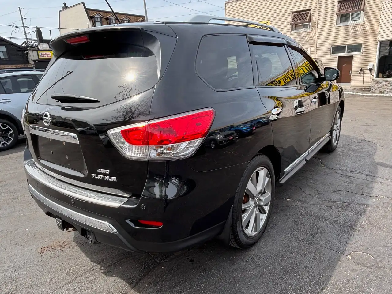 Nissan Pathfinder снимка Nissan Pathfinder